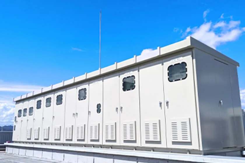 設備が一列に並べられている様子